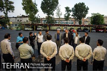 بازدید شهردار تهران از خسارت آتش سوزی اخیر میدان حسن آباد 34