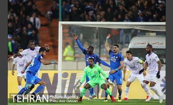 دیدار تیم‌های فوتبال استقلال - العین امارات 11