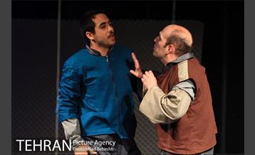 نمایش قاطیغوریاس‎ 9