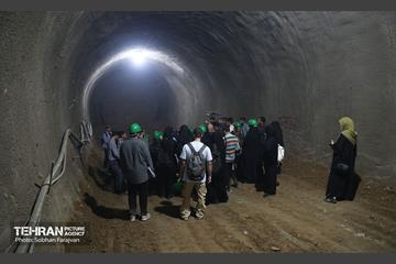تور بازدید شرکت کنندگان دوره آرمانشهر از ایستگاه مترو میدان کتاب 23