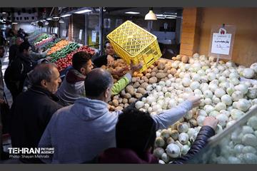بازدید سخنگوی دولت از بازار میوه و تره‌بار و شهروند جلال آل احمد 31