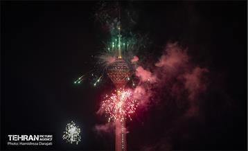 نورافشانی جشن پیروزی انقلاب اسلامی در برج میلاد 23