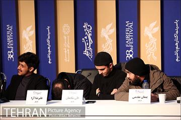 نشست خبری فیلم مردن در آب مطهر 12