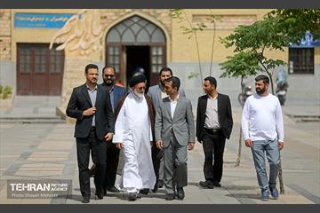 رونمایی از تندیس «خادم حرم» 18
