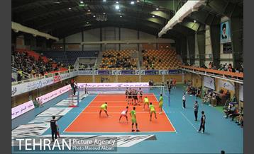 دیدار تیم های والیبال بانک سرمایه و کاله