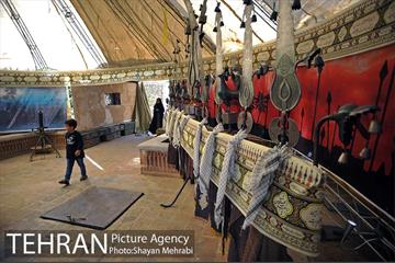 نمایشگاه دفاع مقدس در میدان بهارستان 43