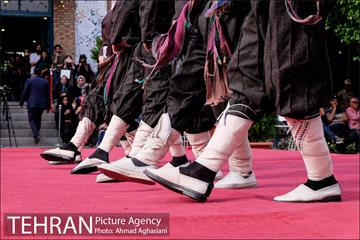 "رقص کردی" در جشن خانه تئاتر 6
