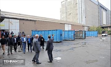 تخلیه و پلمب مرکز غیرمجاز پسماند در منطقه 17 19