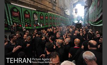 حضور شهردار تهران در مراسم عزاداری تاسوعای حسینی، بازار تهران 14