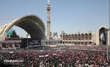 اقامه نماز بر پیکر آقای شهید ایران - 1 14
