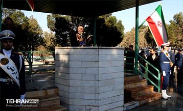 آیین غبارروبی و عطر افشانی مزار ۱۱۴ شهید مسیحی در منطقه ۱۵ 25