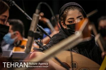 تمرین کنسرت آنلاین نغمه های تهران در برج میلاد 15