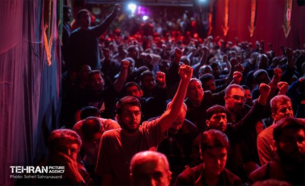 مراسم رونمایی از کتاب «در آغوش نیل» در رواق کشور دوست