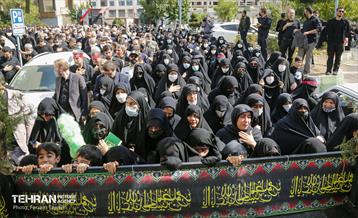 مراسم تشییع و خاکسپاری لاله های زهرایی در منطقه 5