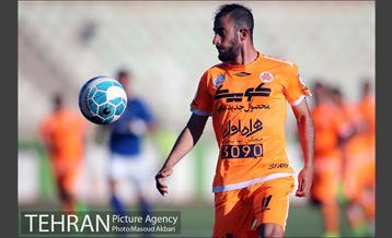 دیدار تیم های فوتبال سایپا و صنعت نفت آبادان