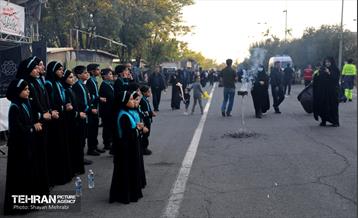 بدرقه خادمان و زائران اربعین 9