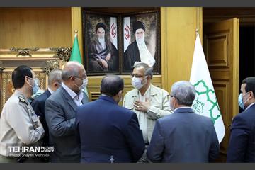 جلسه دکتر زاکانی با اعضای هیئت مدیره باغ موزه دفاع مقدس 33