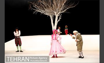 نمایش خسیس‎ 18