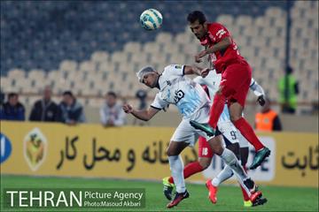 دیدار تیم های فوتبال پرسپولیس و پیکان