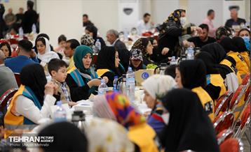 مراسم افطاری کارگران خدمات شهری منطقه ۱۱ 21