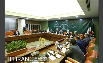 مراسم امضای تفاهم نامه اجرای مدیریت بهره برداری و نگهداری از پارک های جنگلی و توسعه فضای سبز شهر تهران 8