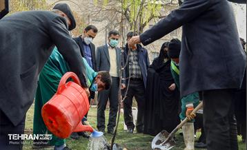 مراسم‌ کاشت نهال در بوستان بهاران منطقه ۱۷