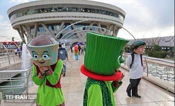 برج میلاد در ایام نوروز 23