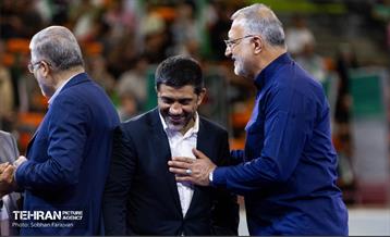 مراسم تجلیل از کشتی‌گیران قهرمان جهان (جشنی برای ایران) 71