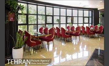 رستوران پردیس قلهک با پرسنل ناشنوا  16