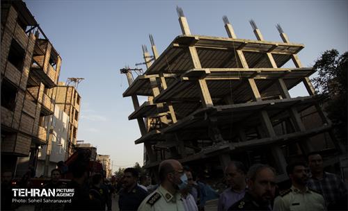 ریزش ساختمان‌ درحال ساخت غیرمجاز در منطقه 19 27