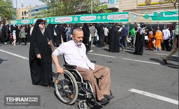 خدمت‌رسانی مواکب منطقه11 به نمازگزاران عید سعید فطر 9