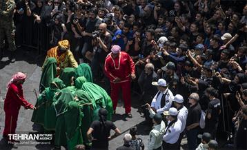 خیمه سوزان ظهر عاشورا در چهارراه گلوبندگ 25