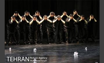 نمایش "من" در پردیس تئاتر تهران (خاوران) 18