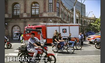 عملیات اطفا حریق در میدان حسن آباد 13