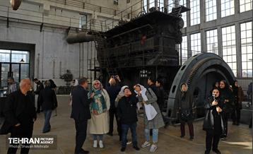 بازدید سفرا کشورهای خارجی از منطقه ۲۰ 53