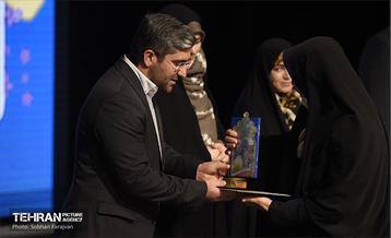 مراسم تجلیل از بانوان مدافع سلامت 25