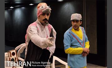 اجرای برنامه تاتر ترافیکی برای کودکان و دانش آموزان در مترو  راه آهن 11