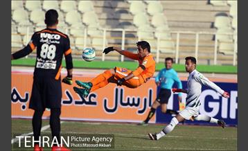 دیدار تیم های فوتبال سایپا و سیاه جامگان