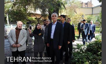 بازدید شهردار تهران از موزه مقدم به مناسبت روز تهران 11