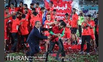 اهدای جام قهرمانی لیگ برتر به تیم پرسپولیس 18