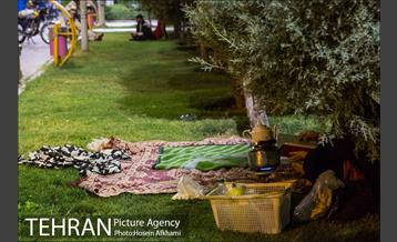 حضور شبانه مردم در بوستان بهمن‎ 10