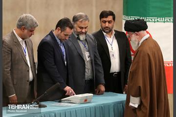 حضور رهبر انقلاب در دور دوم انتخابات مجلس شورای اسلامی 5