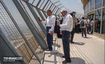 بازدید بیش از ۱۰۰ خانواده شهدای غزه از برج میلاد 26