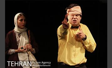 نمایش داستان عامه پسند‎ 15