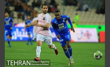 دیدار تیم‌های فوتبال استقلال تهران - نساجی مازندران 16