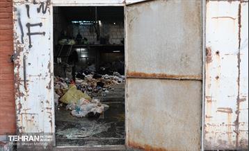 تخلیه و پلمب مرکز غیرمجاز پسماند در منطقه 17 42