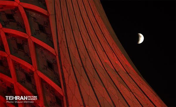 ماه خونین بر فراز تهران 5