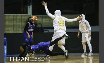 دیدار بسکتبال زنان  مهرام و گروه بهمن تهران 3