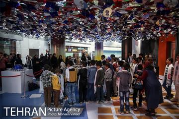 بازدید کودکان کار از آسمان نمای گنبد مینا 8