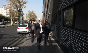 بازدید مدیرکل حوزه شهردار تهران از پروژه پل‌های مکانیزه عابرپیاده 4